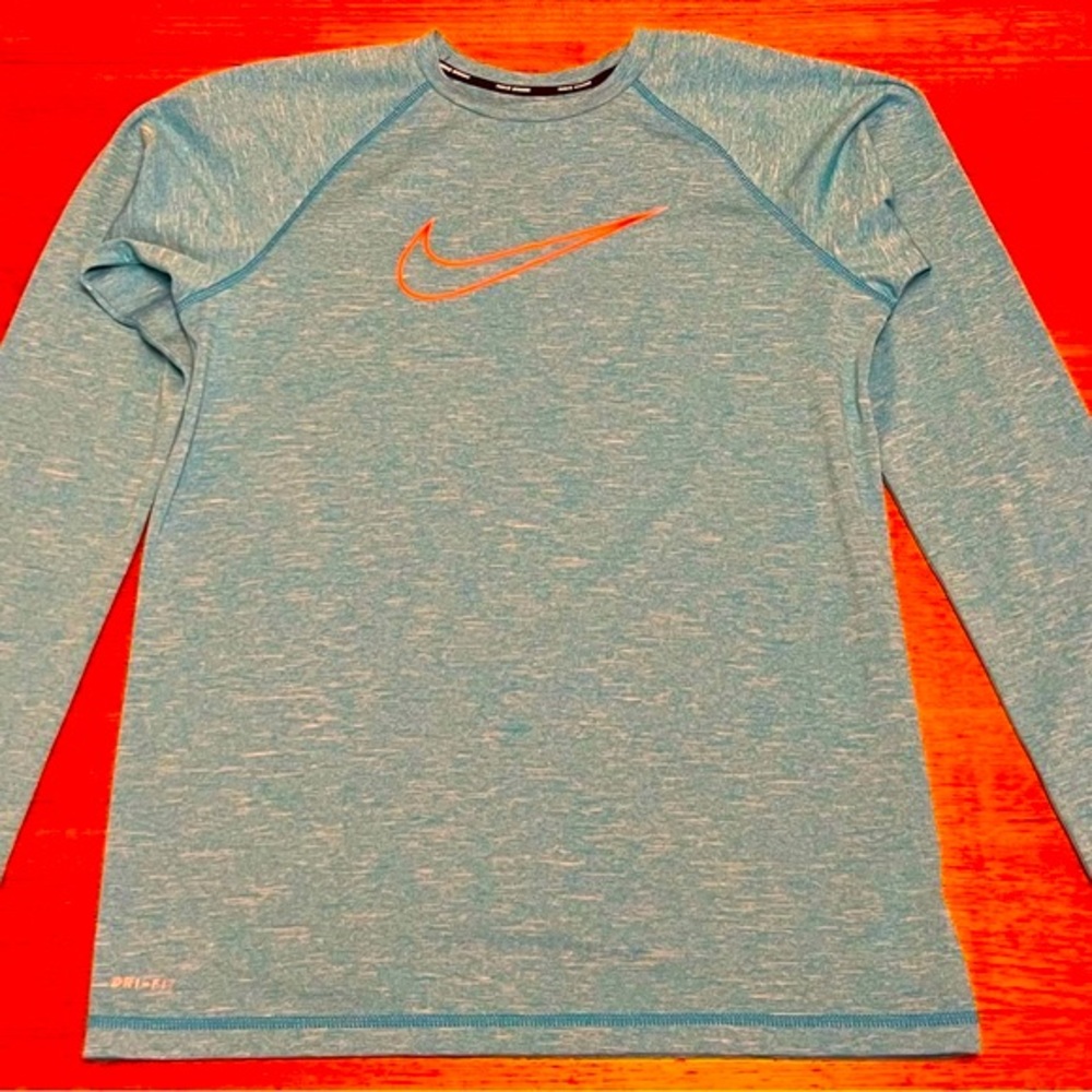 EUC Nike Girls' Essential Long Sleeve Hydroguard (Big Kid)